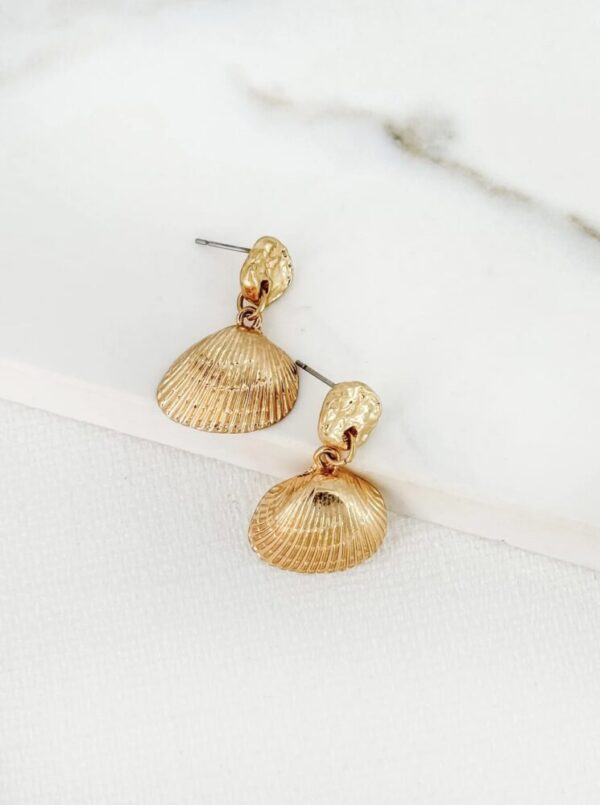 Envy 4405 Gold shell dropper earrings